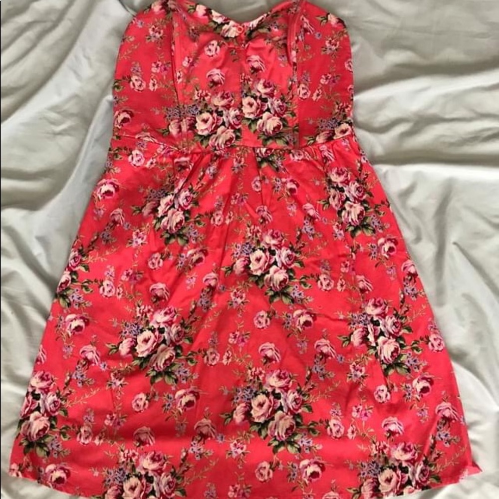 Small Strapless Dress